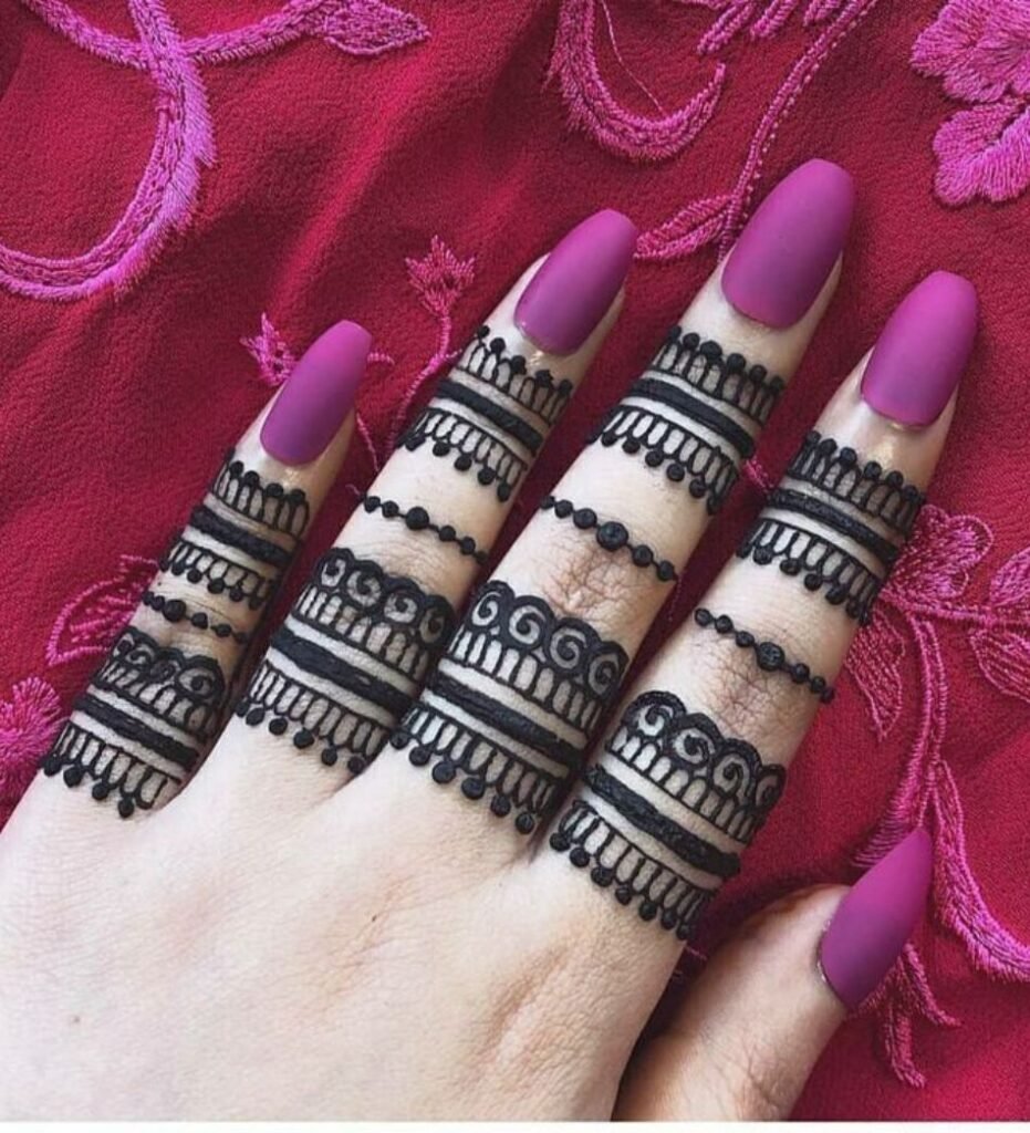 finger mehndi design for left hand