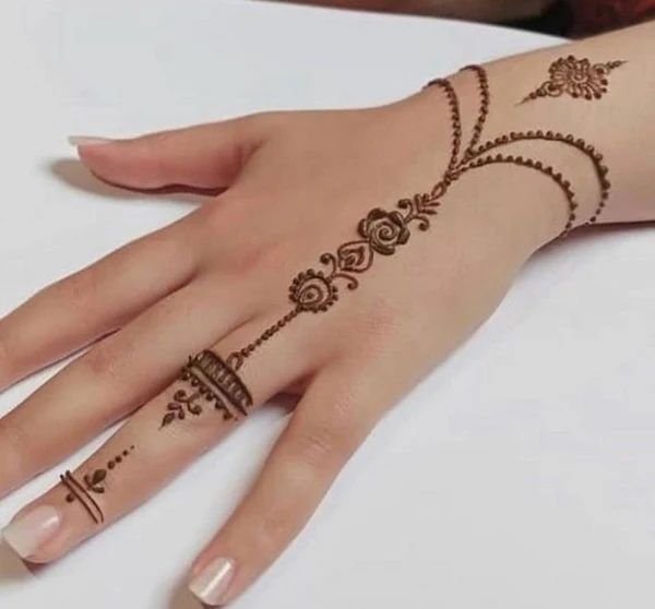 simple bracelet mehndi design