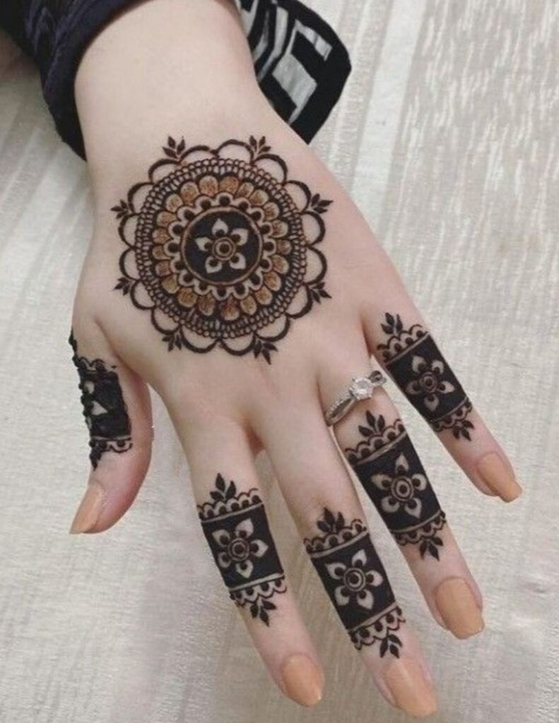 aesthetic tikki mehndi design