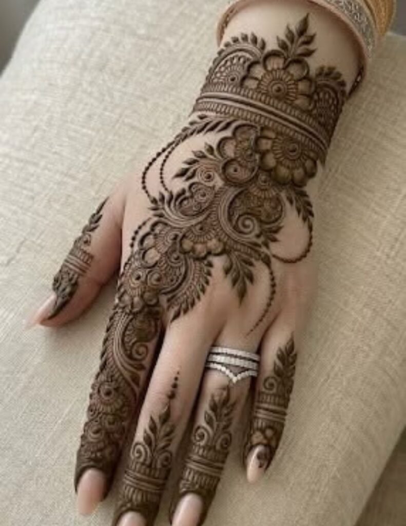 beautiful khafif mehndi design