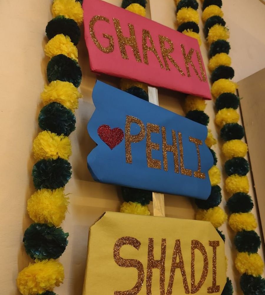 cute props ideas for mehndi