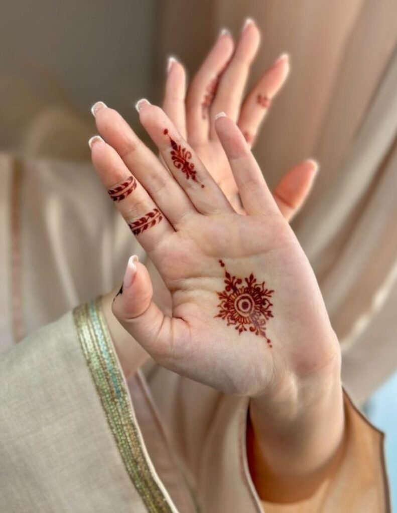 cute tikki mehndi design