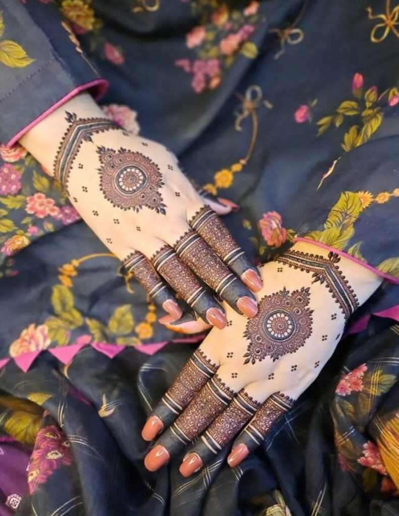 elegant royal mehndi design