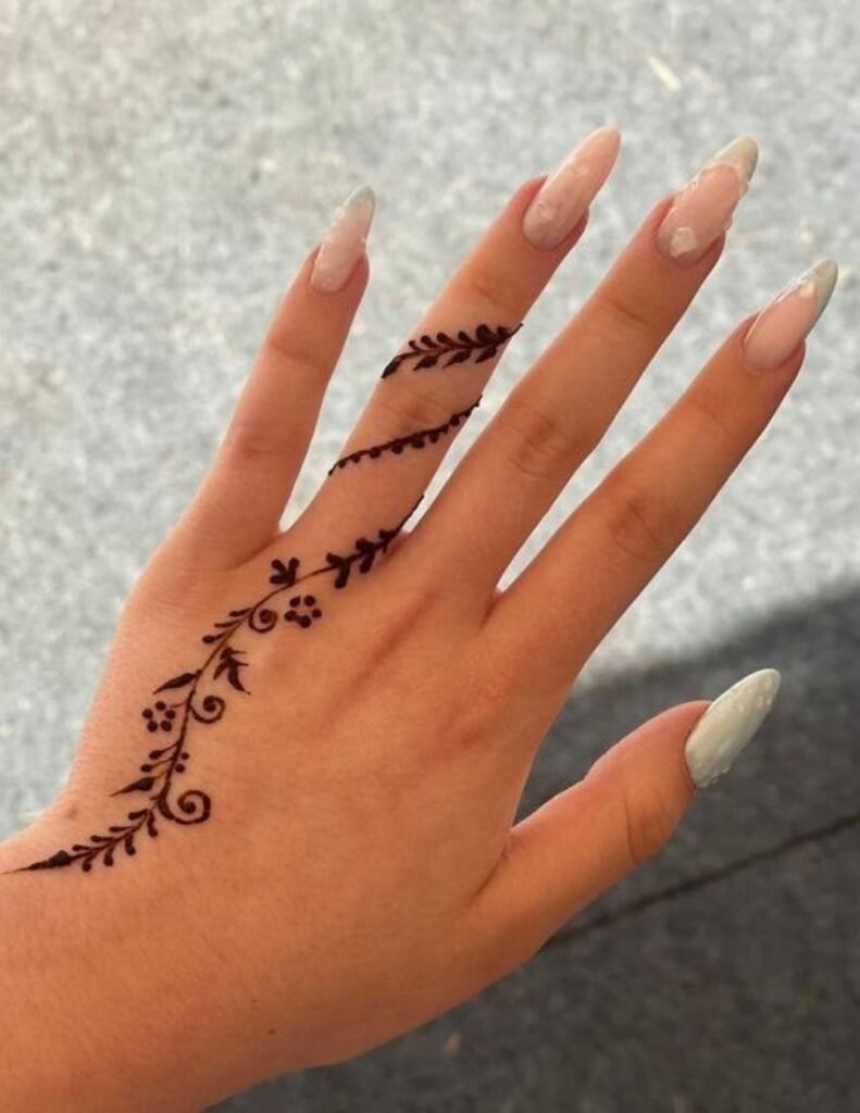 finger mehndi design