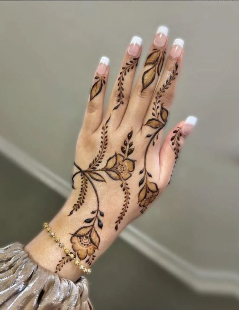 floral mehndi for back hand