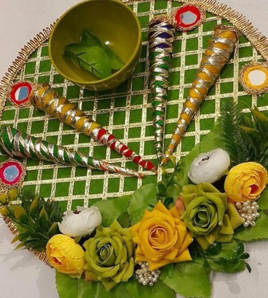green mehndi thal ideas