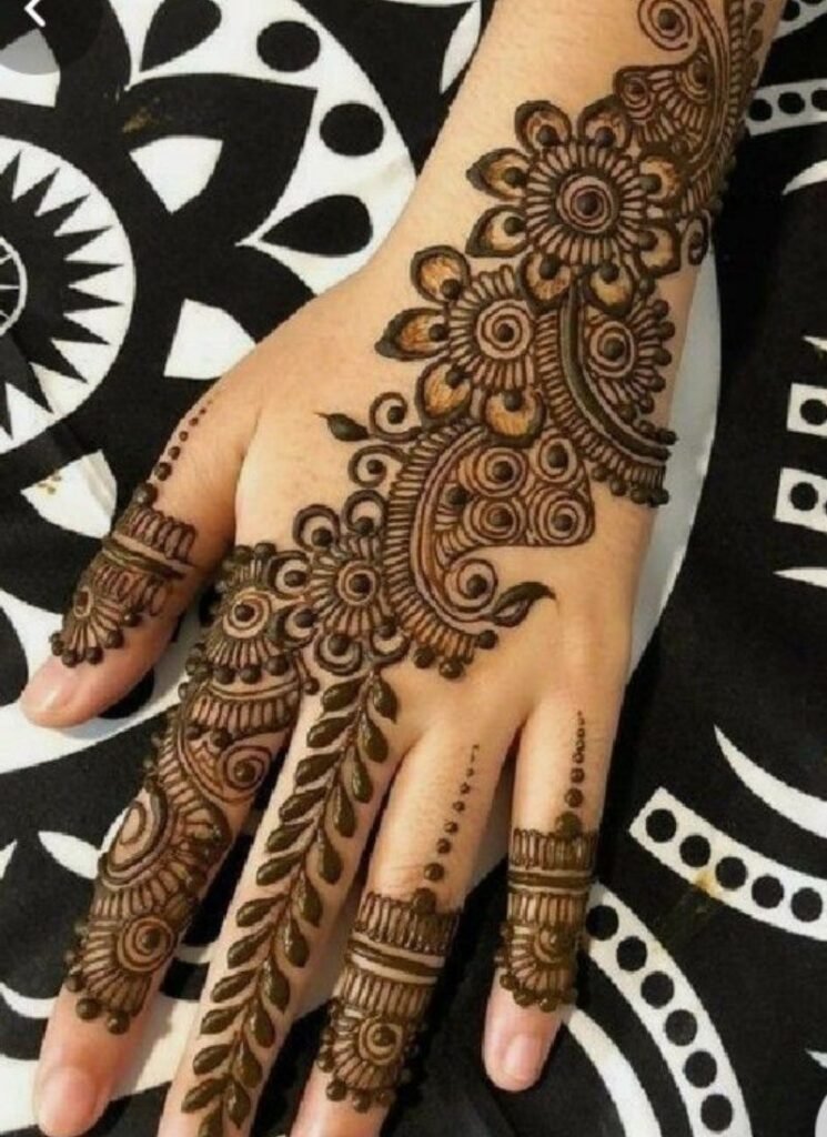 heavy bail mehndi design