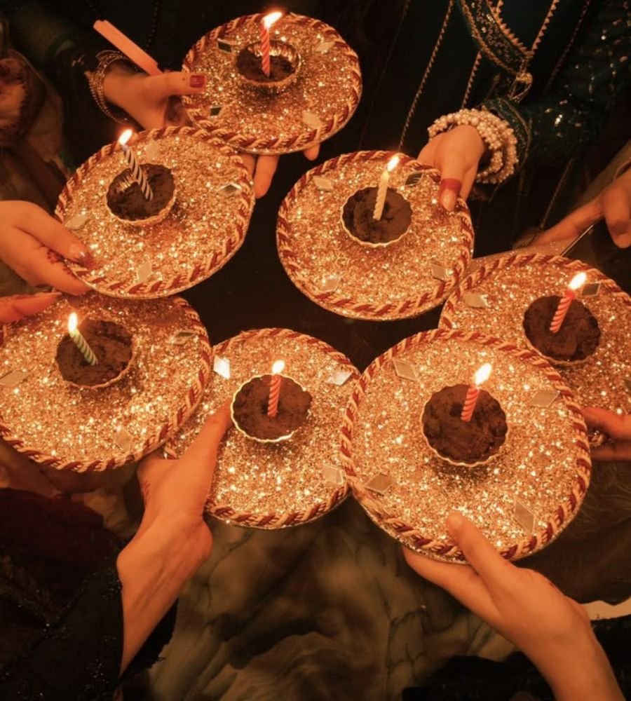 mehndi plates ideas with candels