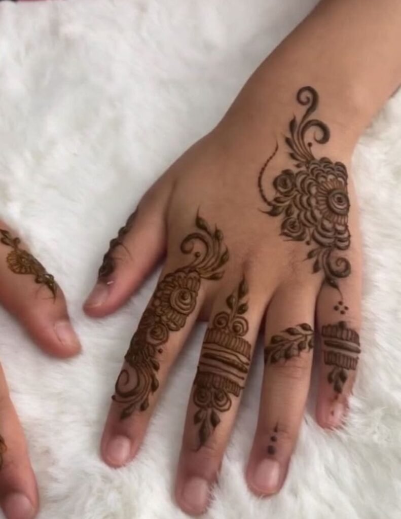 stylish kids mehndi design