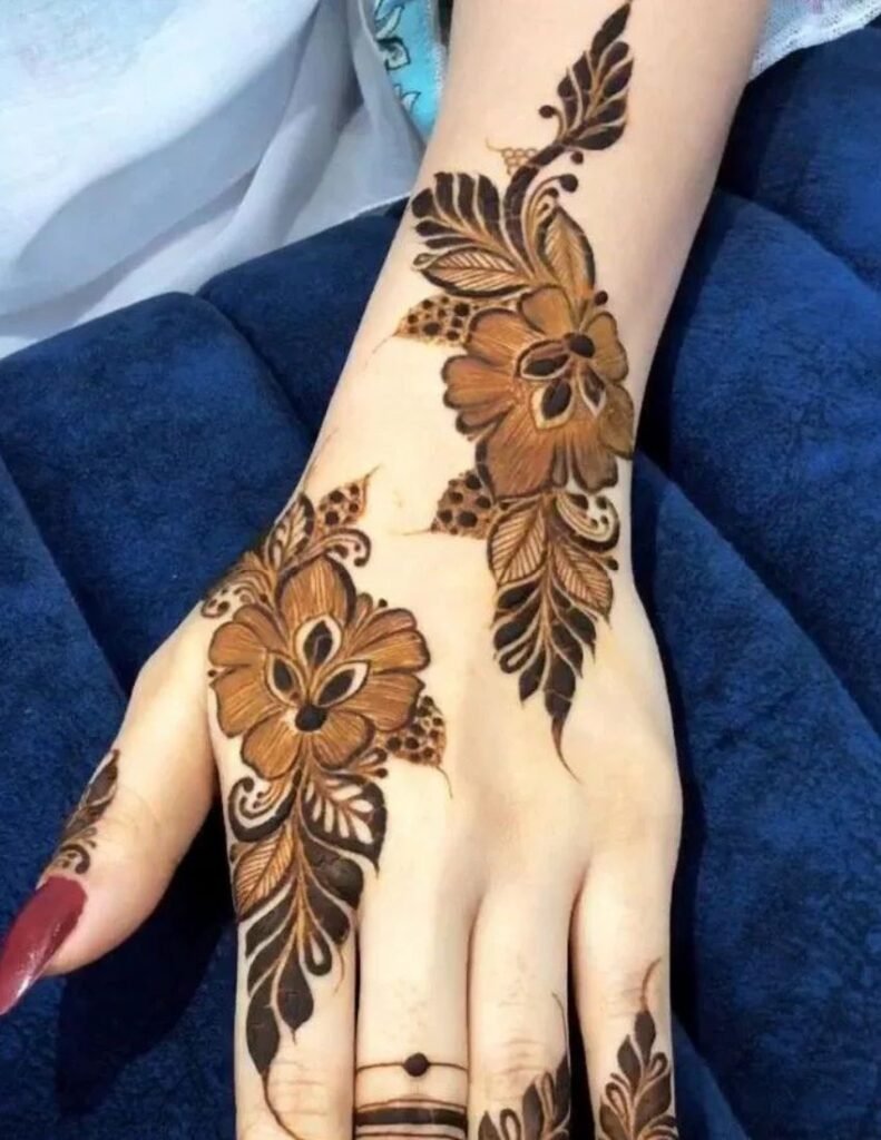 sylish floral mehndi design