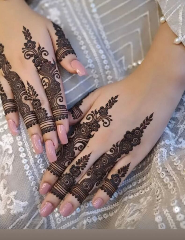 unique ring finger mehndi design
