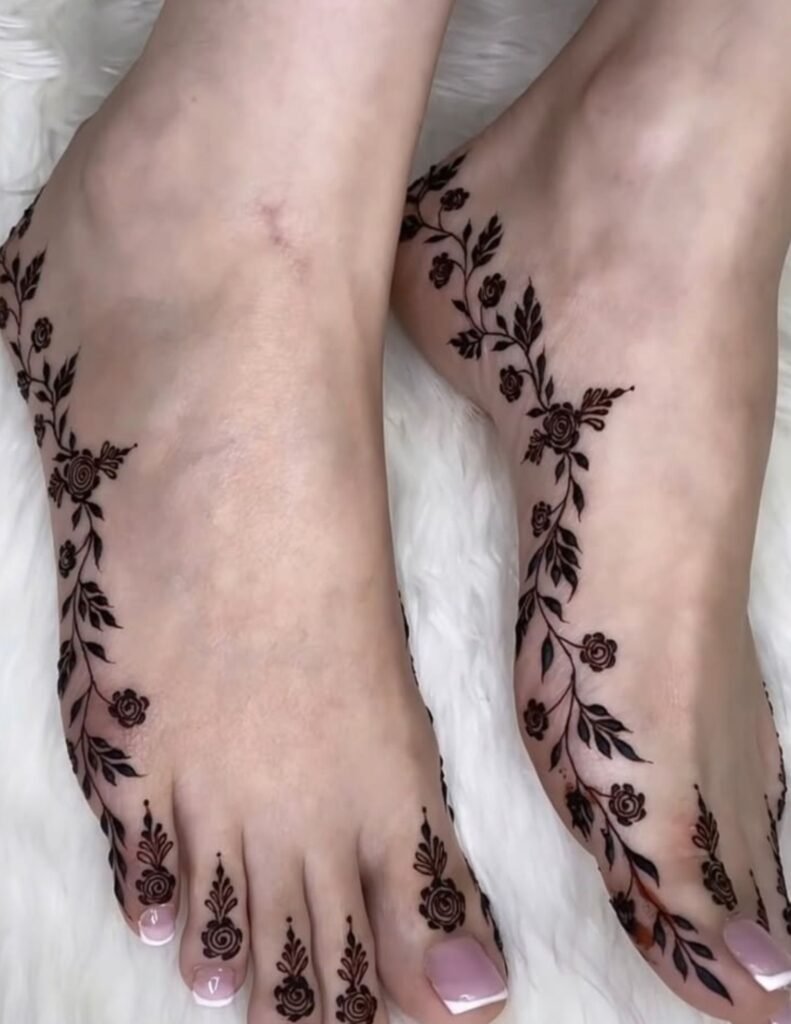 aesthetic mehndi design