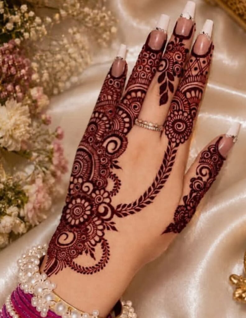 aesthetic mehndi design