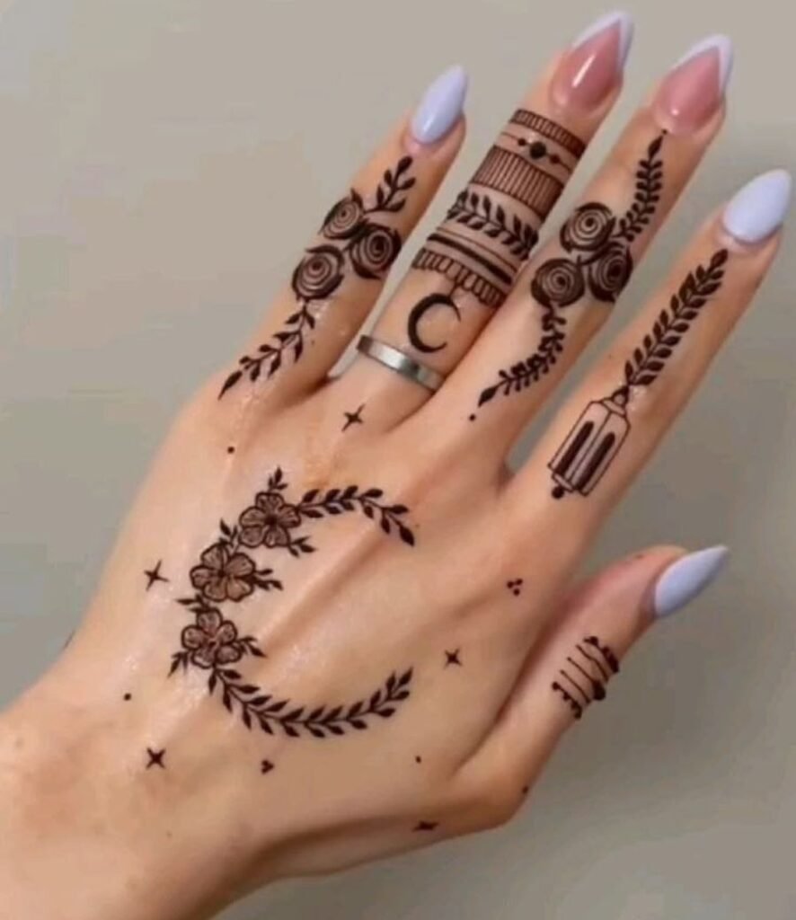 elegant chand mehndi design
