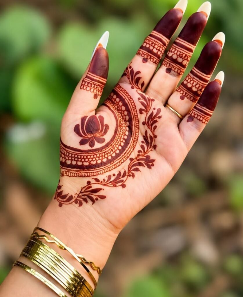 front hand trendy mehndi design