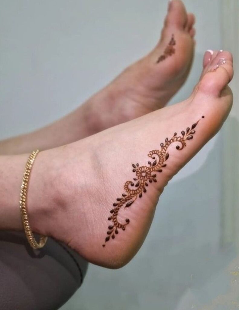 miniml mehndi design