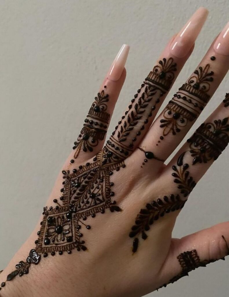 simple moroccan mehndi design