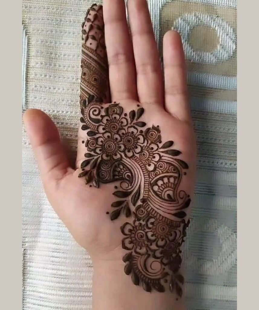 trendy bail mehndi design