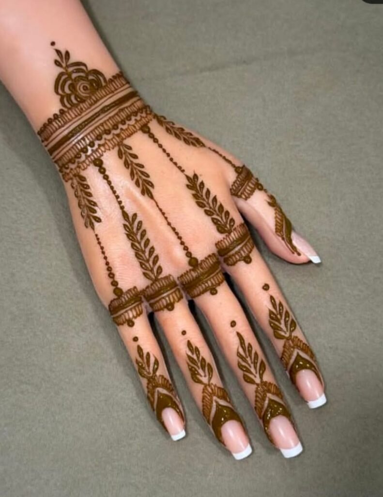 elegant line mehndi design