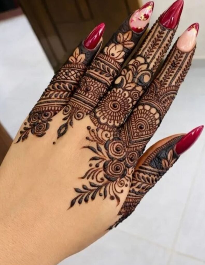finger mehndi design