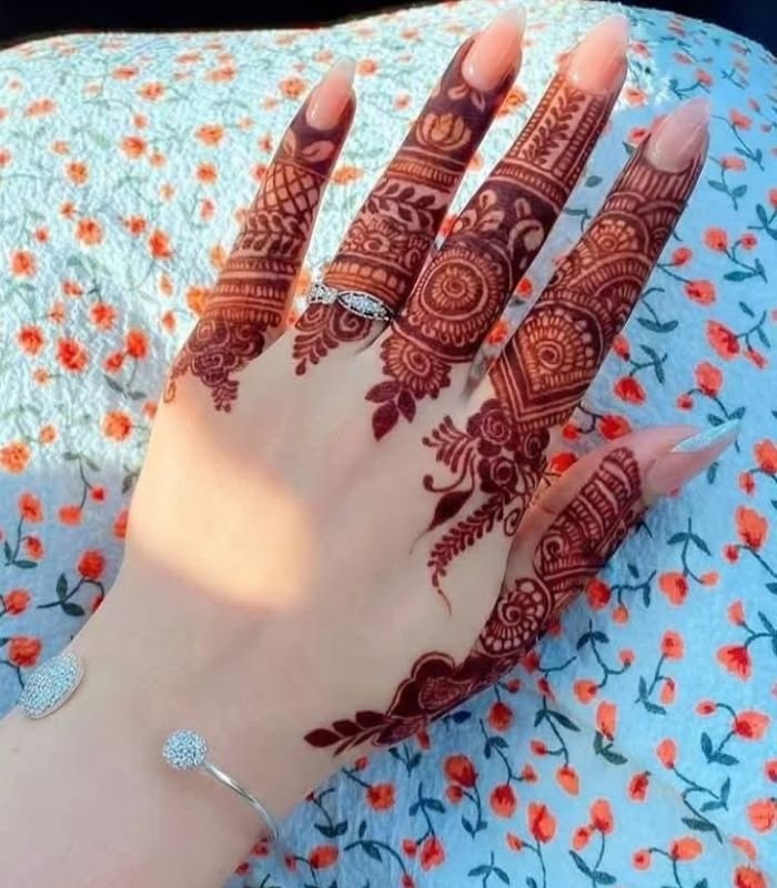 lattest elegant mehndi design